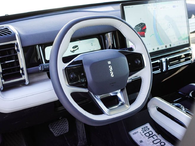 Test drive iCAR 03 with 8+X all-road driving mode