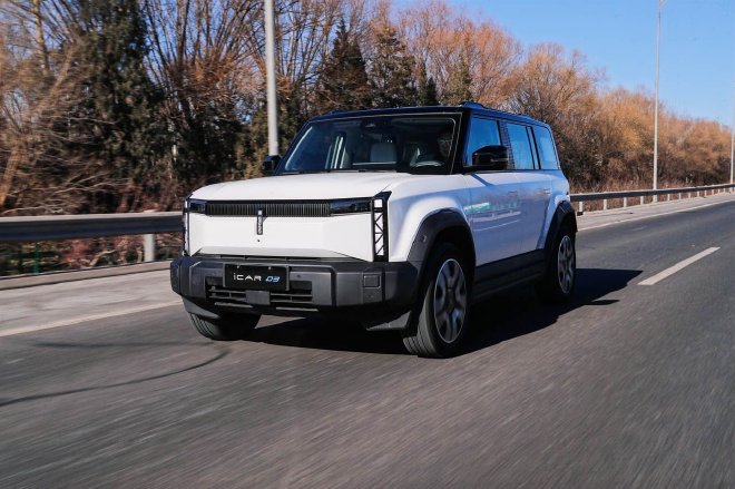 Test drive iCAR 03 with 8+X all-road driving mode