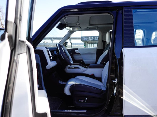 Test drive iCAR 03 with 8+X all-road driving mode